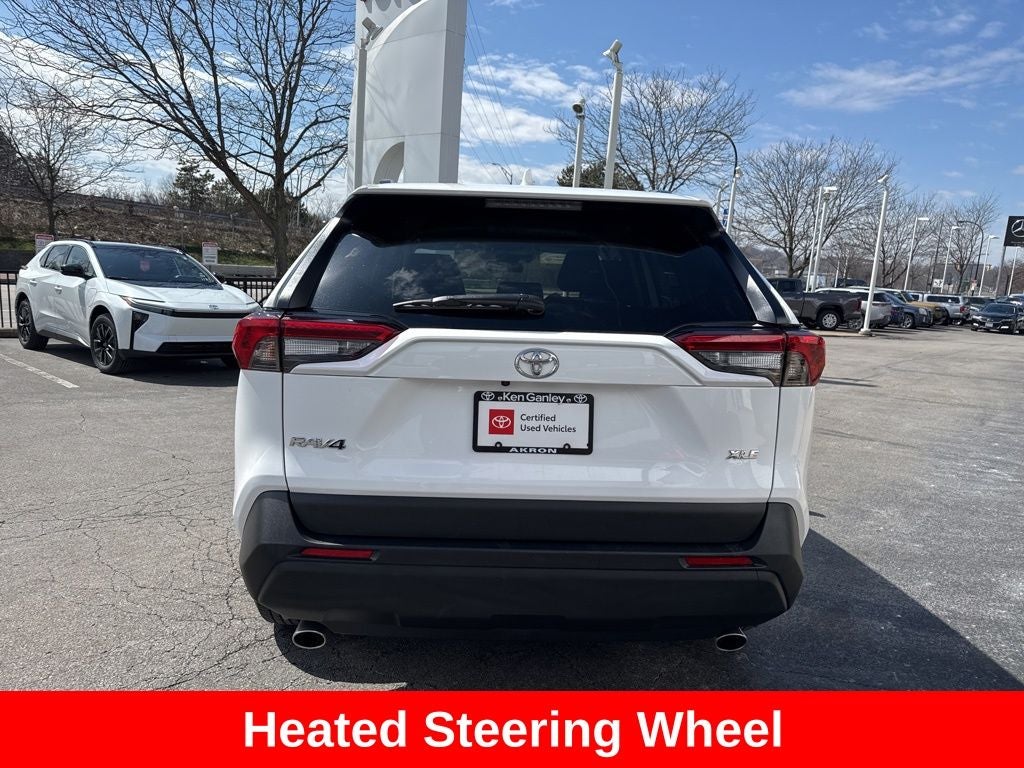 2025 Toyota RAV4 XLE - Photo 7