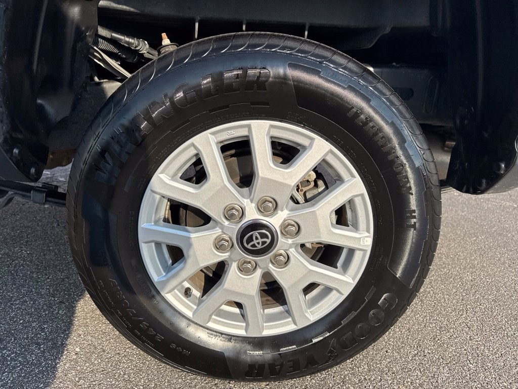 2025 Toyota Tacoma SR5
