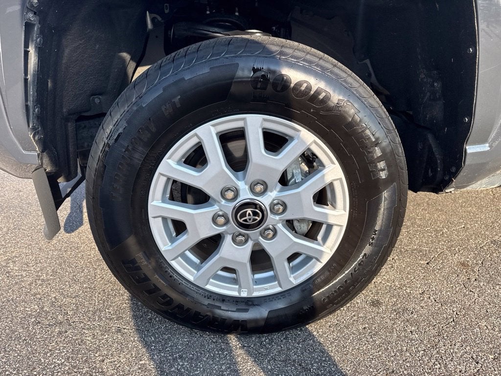 2025 Toyota Tacoma SR5