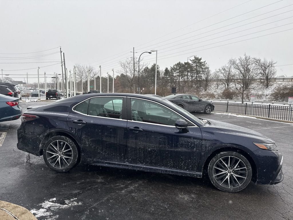 2022 Toyota Camry SE