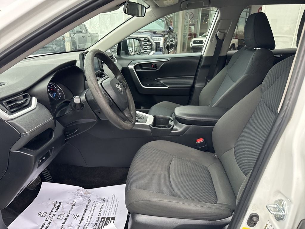 2022 Toyota RAV4 Hybrid LE