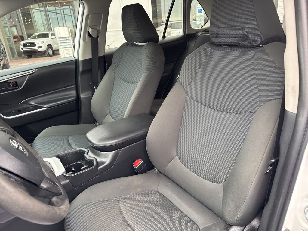 2022 Toyota RAV4 Hybrid LE