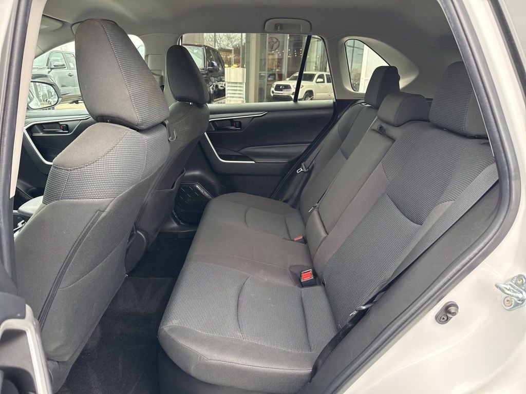 2022 Toyota RAV4 Hybrid LE