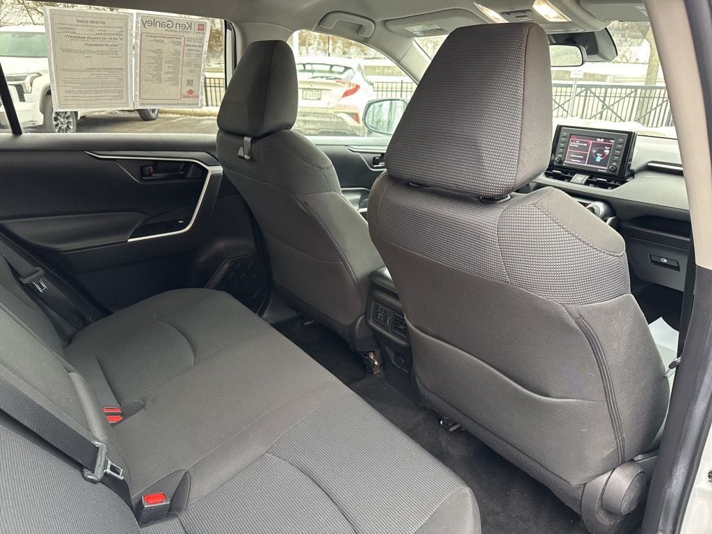 2022 Toyota RAV4 Hybrid LE