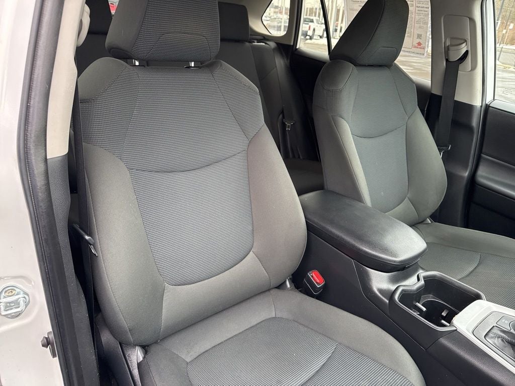 2022 Toyota RAV4 Hybrid LE