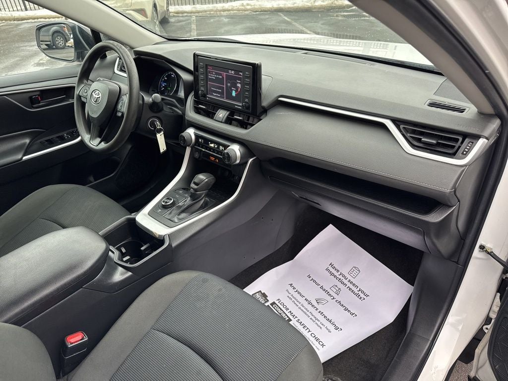 2022 Toyota RAV4 Hybrid LE