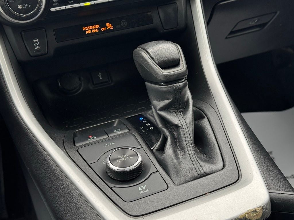 2022 Toyota RAV4 Hybrid LE