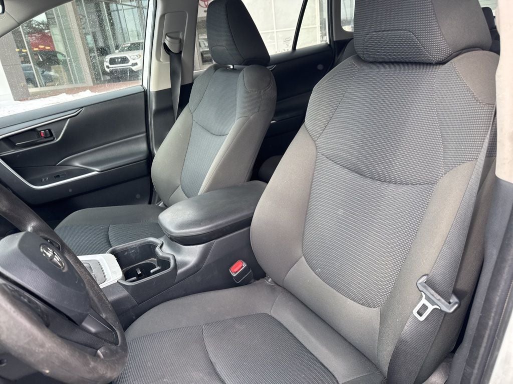 2022 Toyota RAV4 Hybrid LE