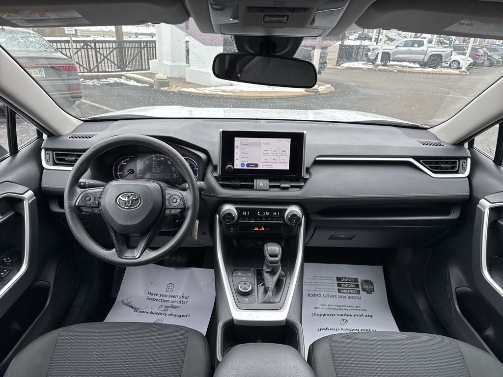 2025 Toyota RAV4 Hybrid LE