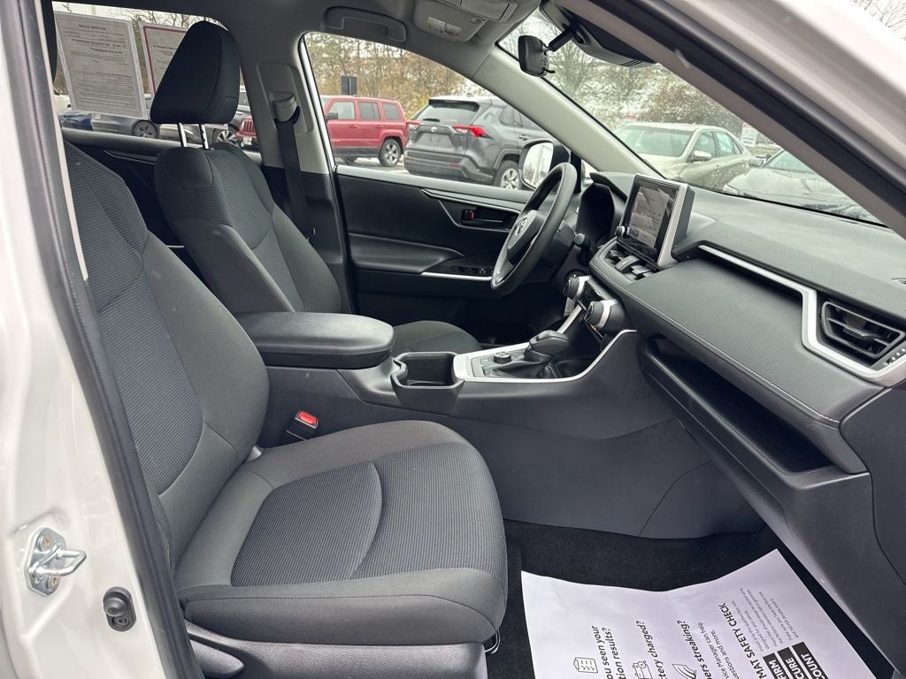 2025 Toyota RAV4 Hybrid LE