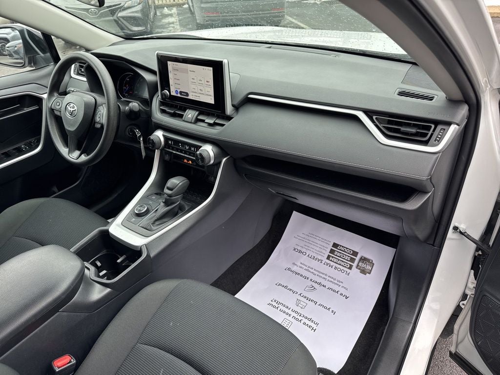 2025 Toyota RAV4 Hybrid LE