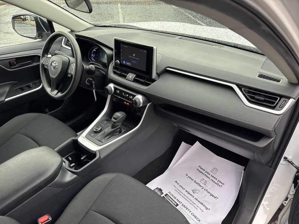 2025 Toyota RAV4 Hybrid LE