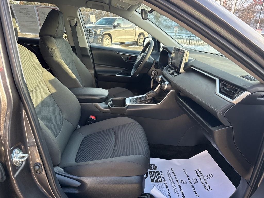 2025 Toyota RAV4 Hybrid LE