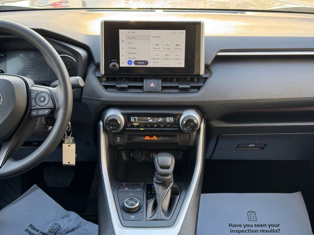 2025 Toyota RAV4 Hybrid LE