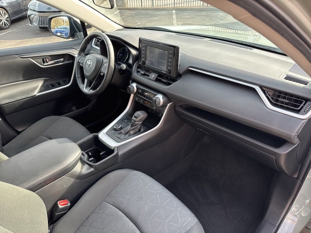 2022 Toyota RAV4 Hybrid XLE