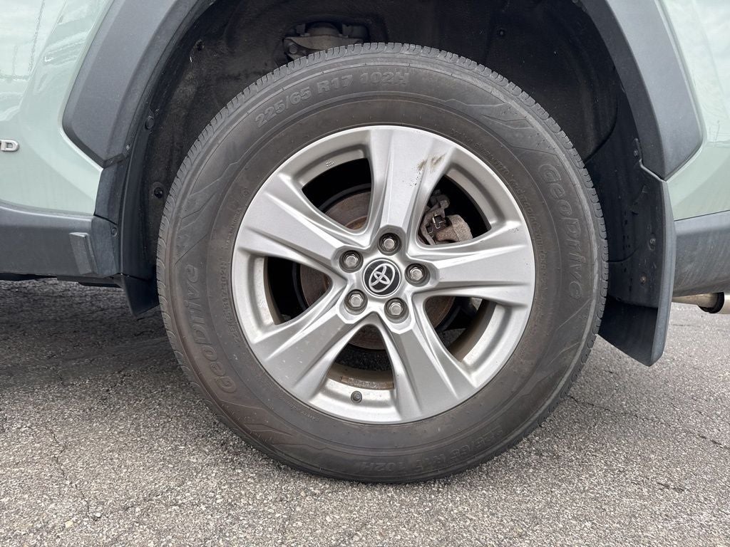 2022 Toyota RAV4 Hybrid XLE