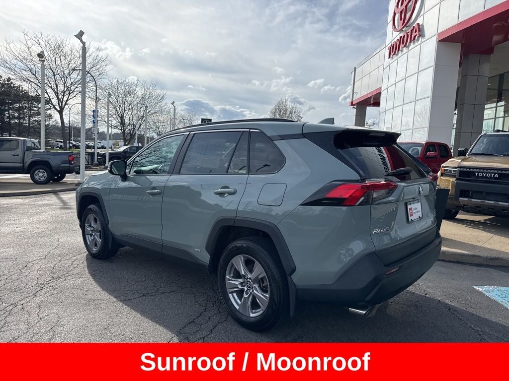 2022 Toyota RAV4 Hybrid XLE