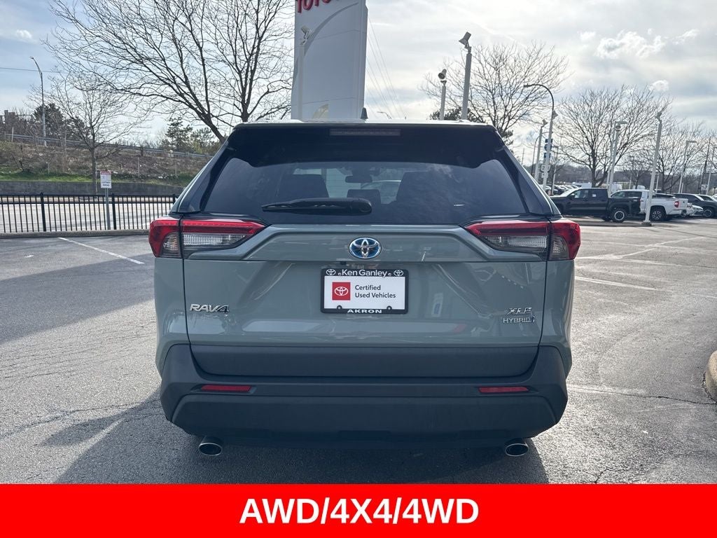 2022 Toyota RAV4 Hybrid XLE