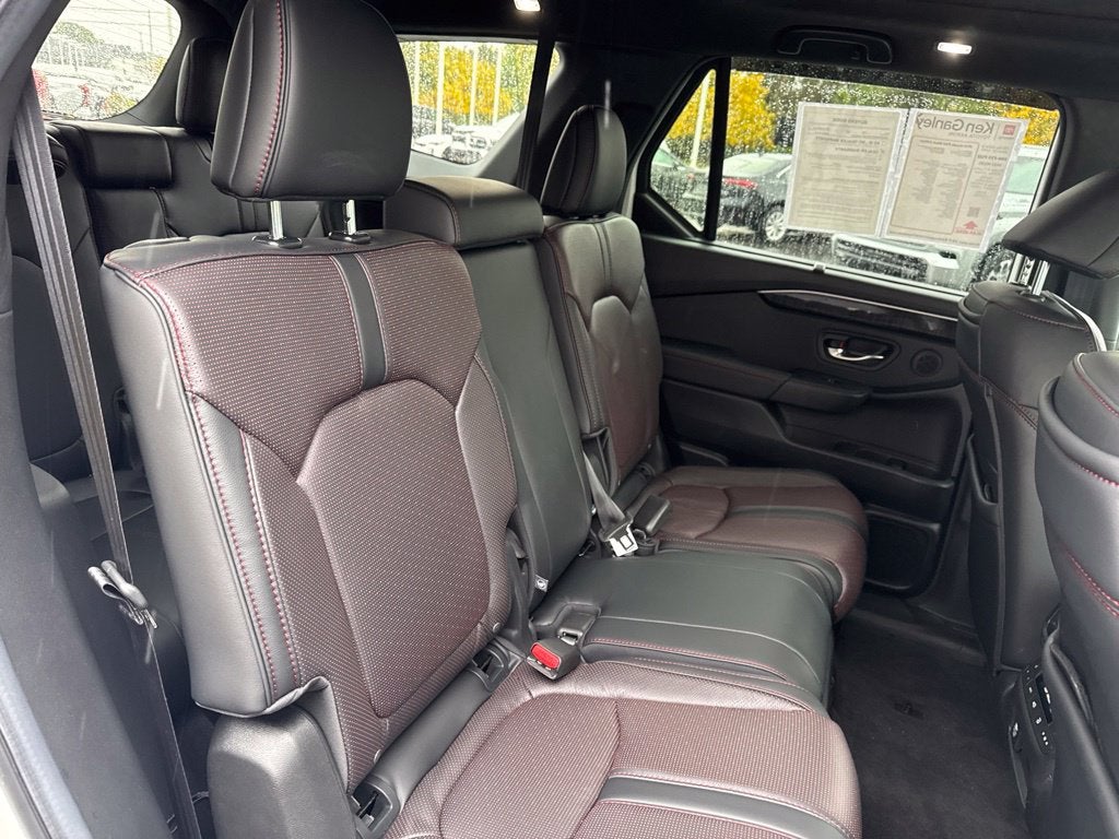 2025 Honda Pilot Black Edition