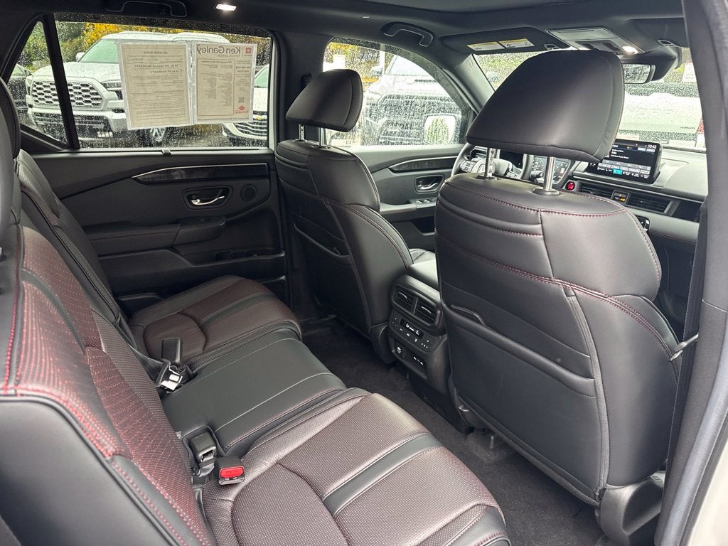 2025 Honda Pilot Black Edition