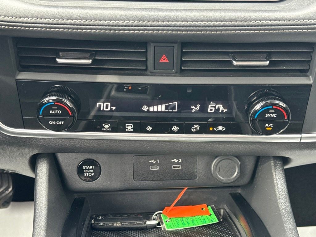 2025 Nissan Rogue SV