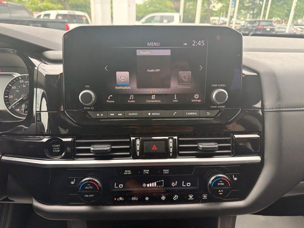 2025 Nissan Pathfinder SV