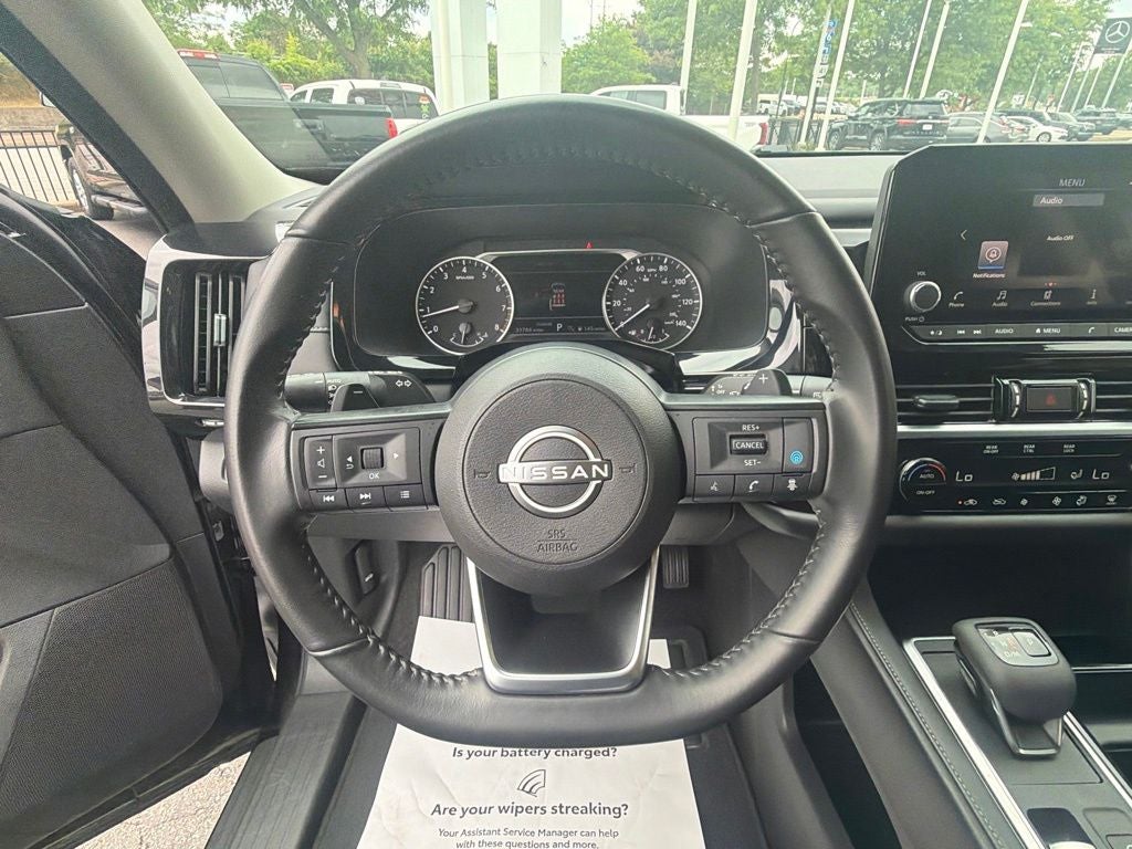 2025 Nissan Pathfinder SV