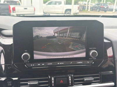 2025 Nissan Pathfinder SV