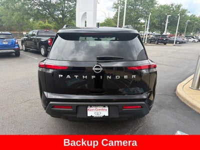 2025 Nissan Pathfinder SV