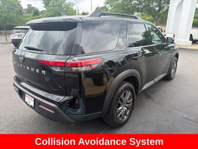 2025 Nissan Pathfinder SV