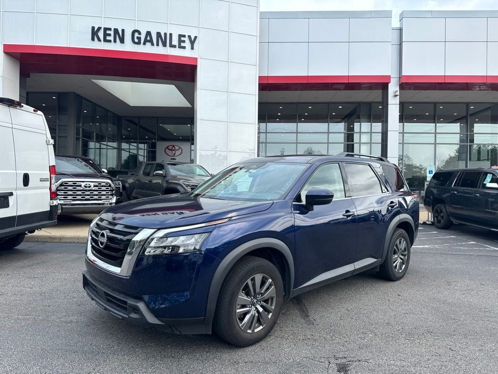 2024 Nissan Pathfinder SV
