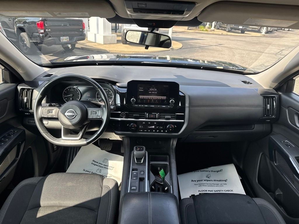 2024 Nissan Pathfinder SV