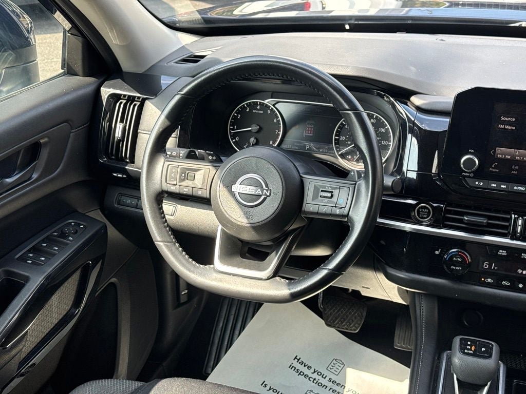 2024 Nissan Pathfinder SV