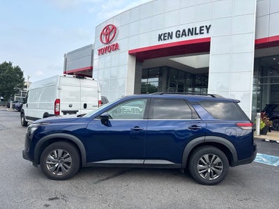 2024 Nissan Pathfinder SV
