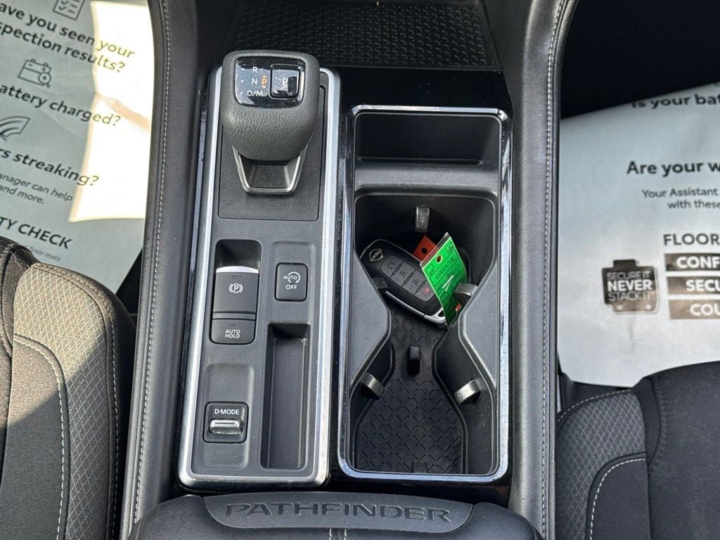 2024 Nissan Pathfinder SV