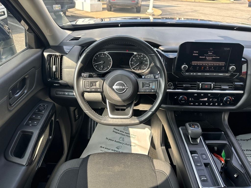 2024 Nissan Pathfinder SV