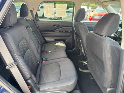 2024 Nissan Pathfinder SV
