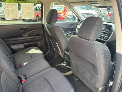 2024 Nissan Pathfinder SV