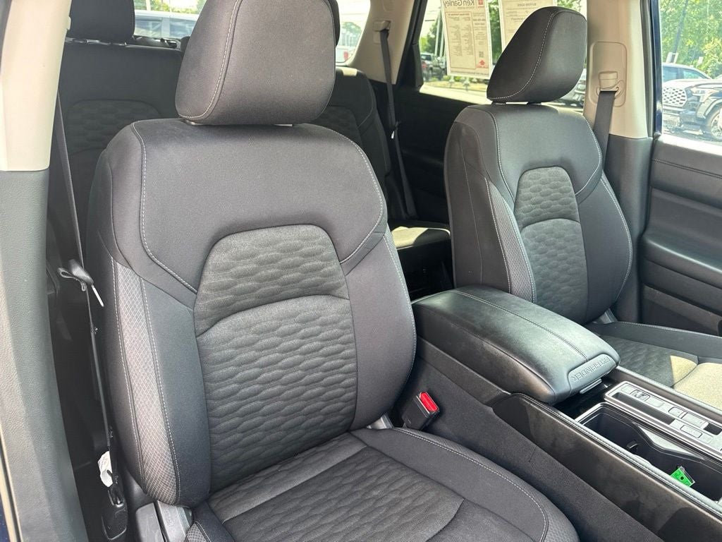 2024 Nissan Pathfinder SV