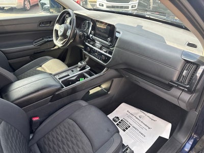 2024 Nissan Pathfinder SV