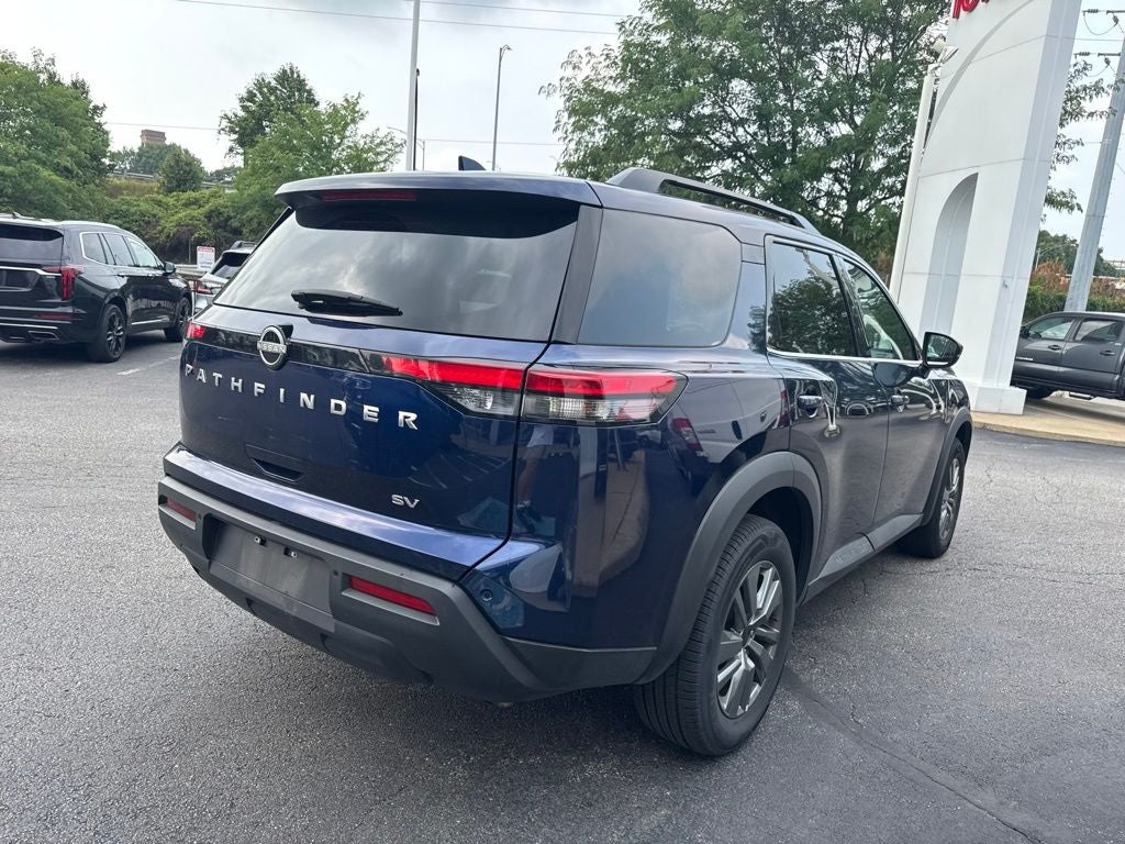 2024 Nissan Pathfinder SV