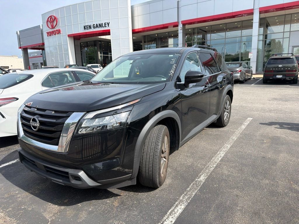 2025 Nissan Pathfinder SV
