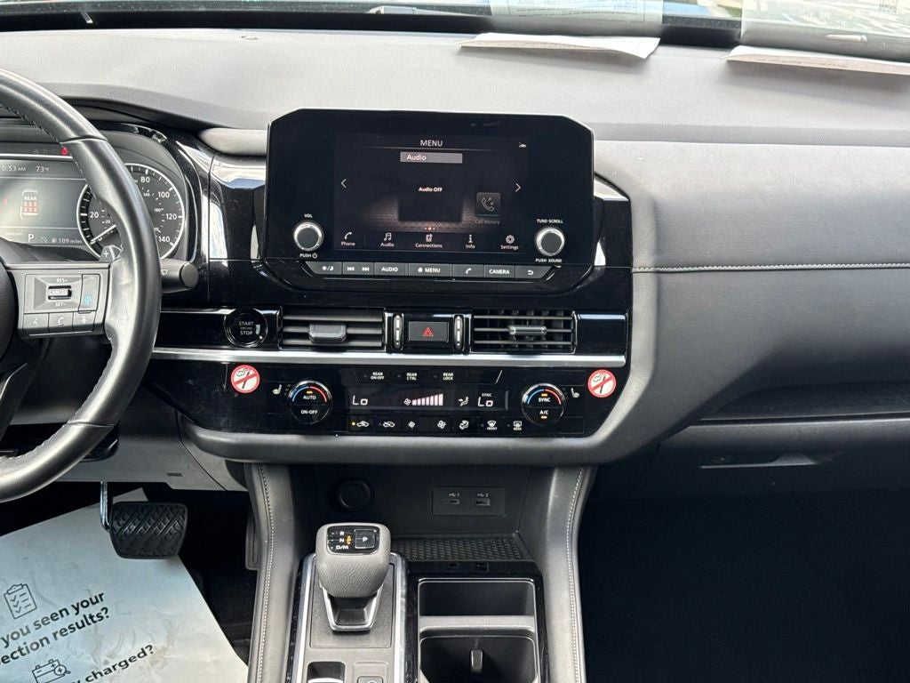 2025 Nissan Pathfinder SV