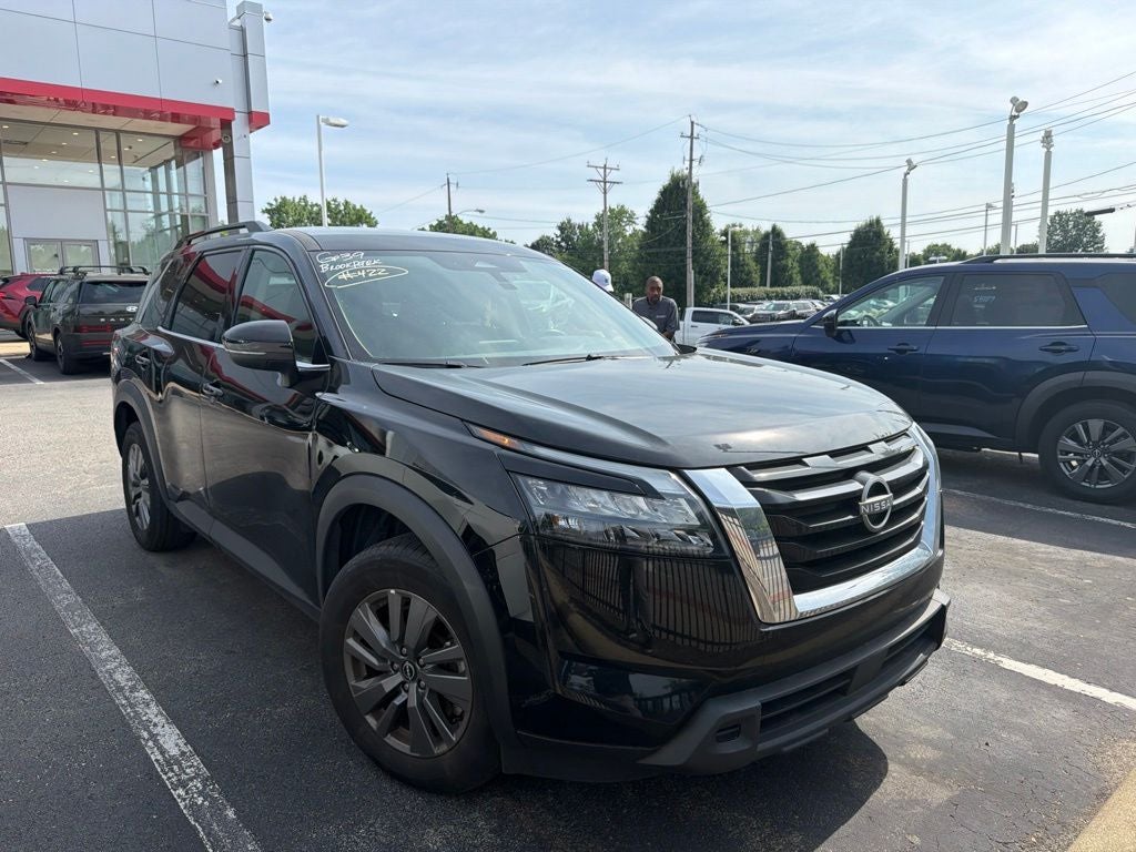 2025 Nissan Pathfinder SV