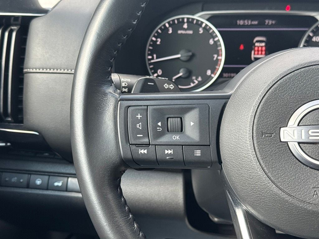 2025 Nissan Pathfinder SV