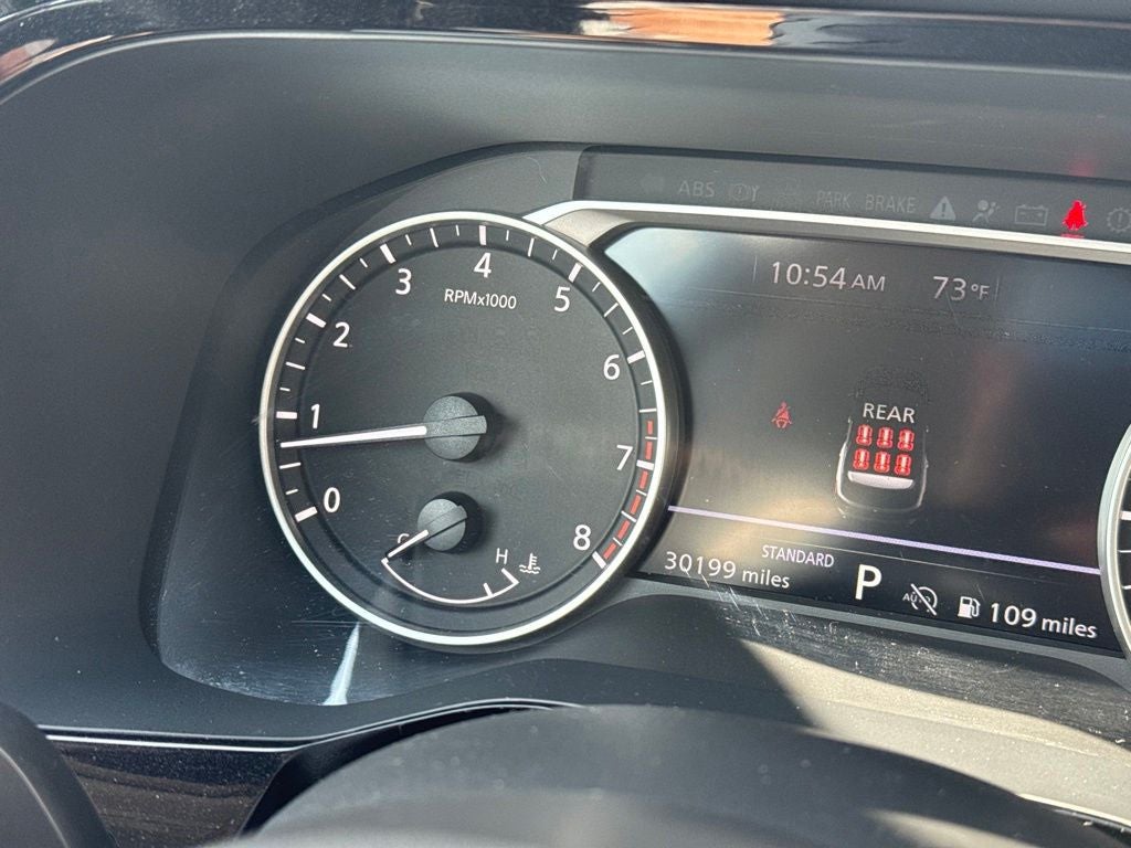 2025 Nissan Pathfinder SV