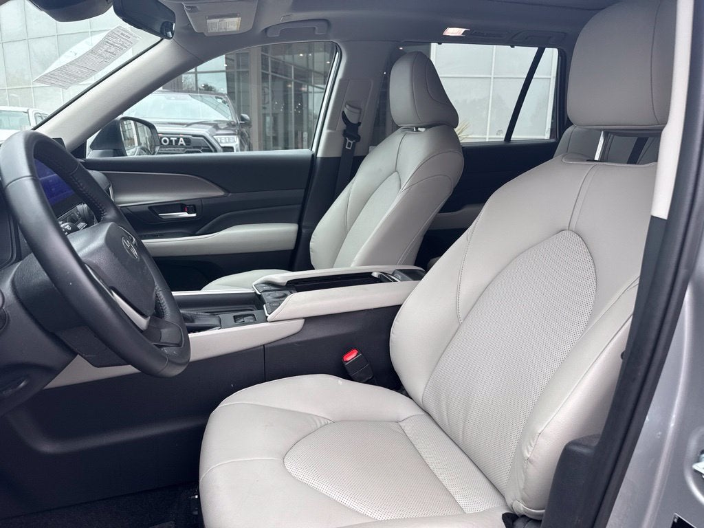 2025 Toyota Grand Highlander Hybrid XLE