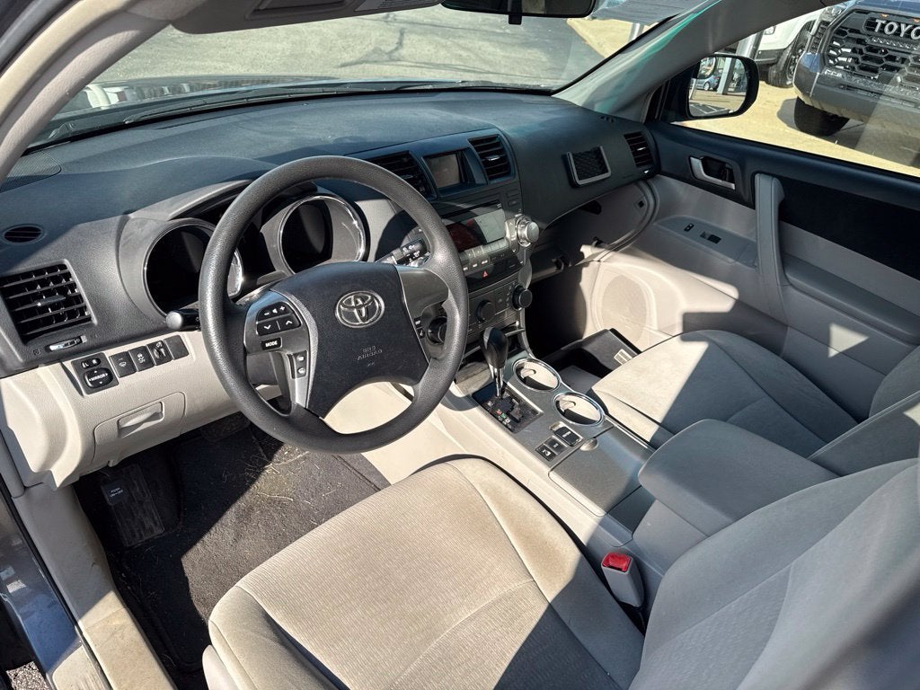2011 Toyota Highlander Base
