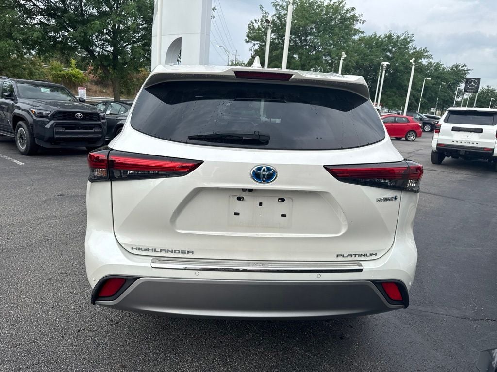 2020 Toyota Highlander Hybrid Platinum