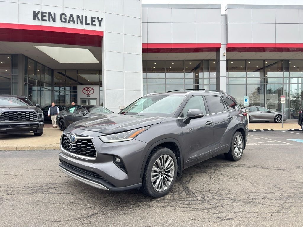 2021 Toyota Highlander Hybrid Platinum